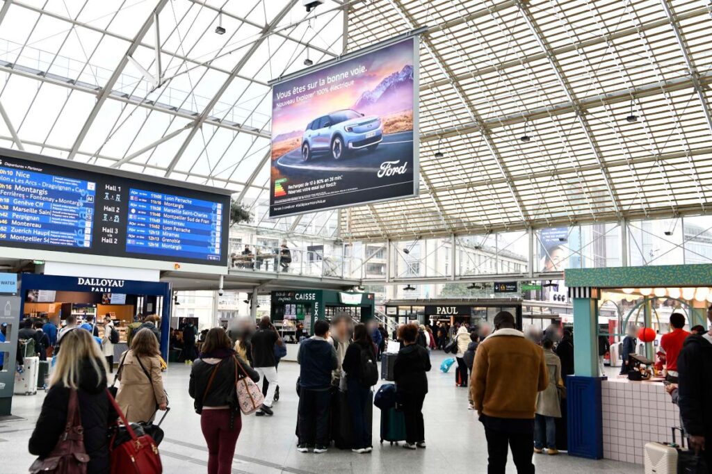 Publicité Ford Emblématique gare 6
