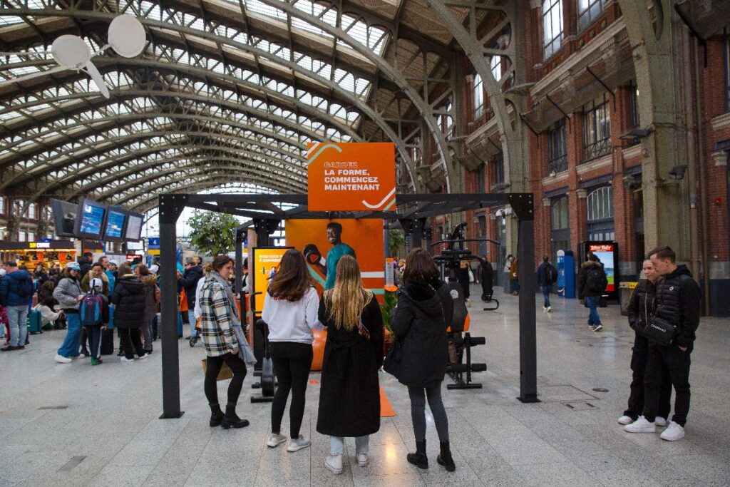 Publicité Event Basic Fit gare Lille 1
