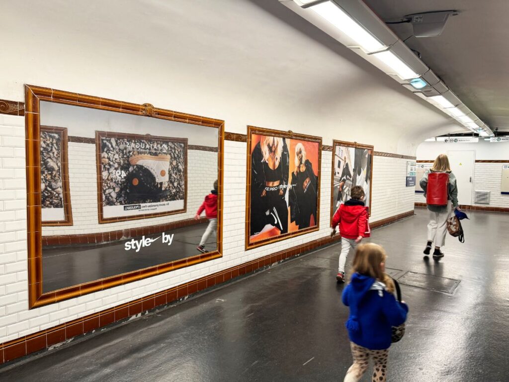 Publicité Nike métro paris 3