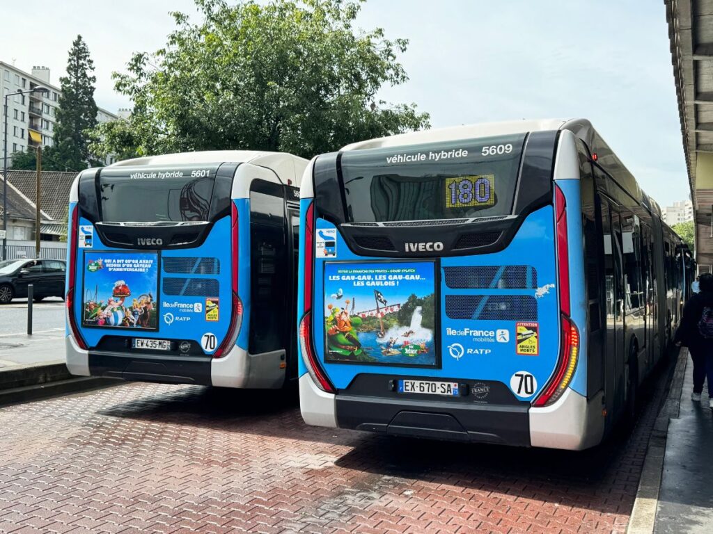 Publicité Parc astérix bus 1