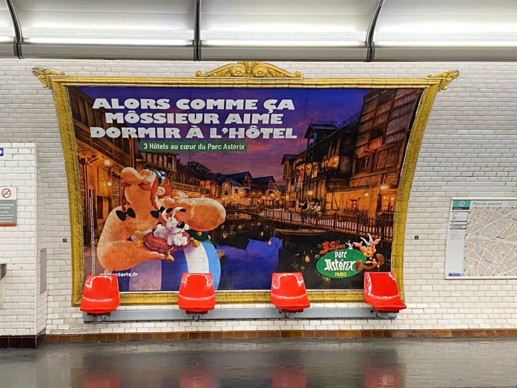 Publicité Parc astérix metro 3