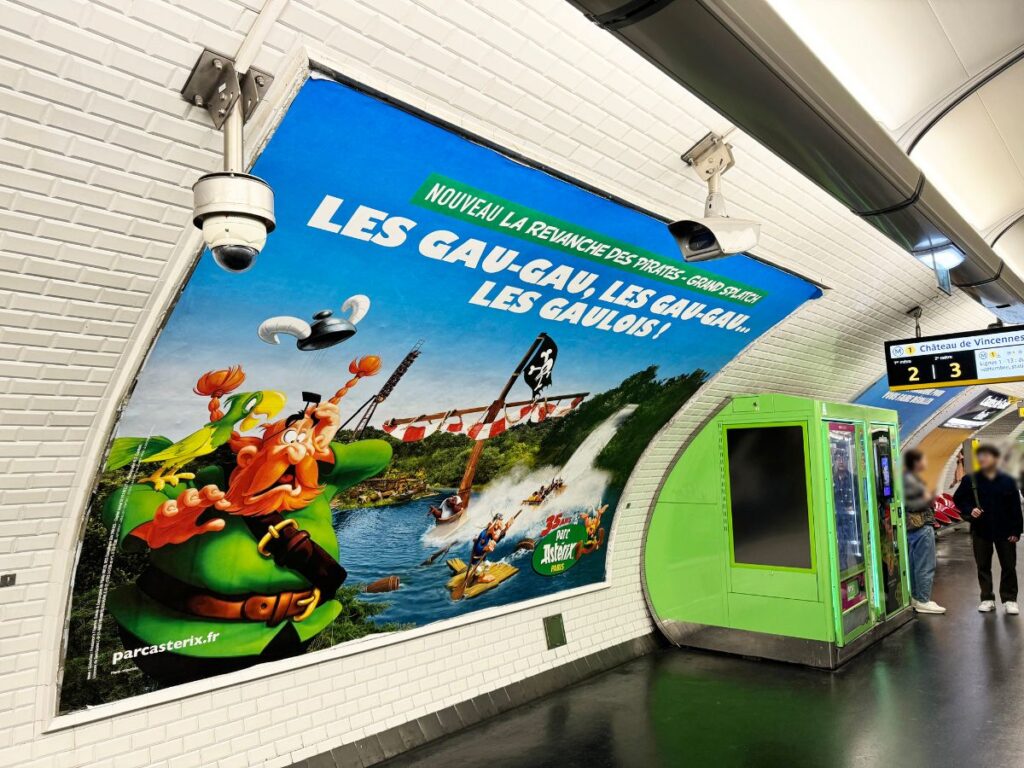 Publicité Parc astérix metro 5