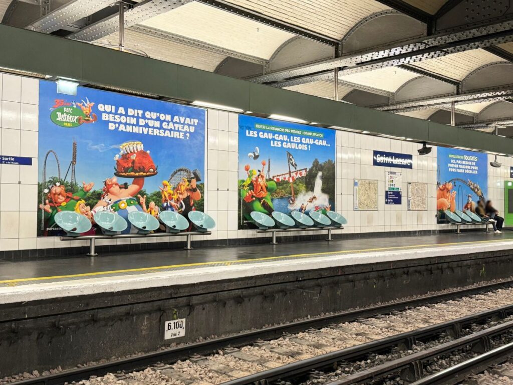 Publicité Parc astérix metro 6