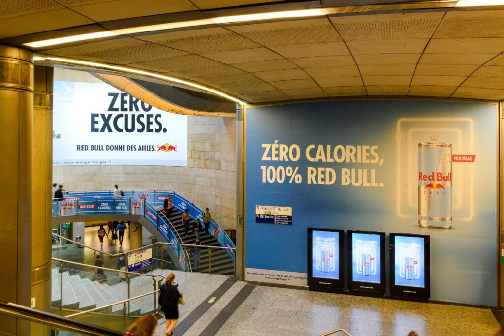 Publicité Red Bull gare saint lazare 4