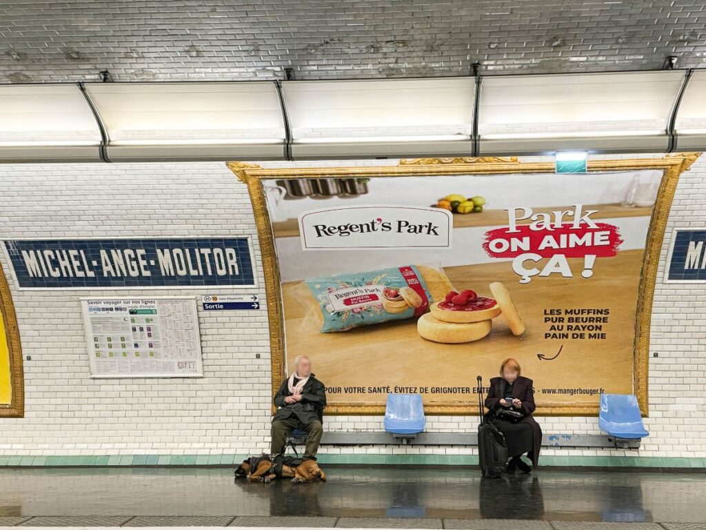 Publicité Regent's Park metro 2