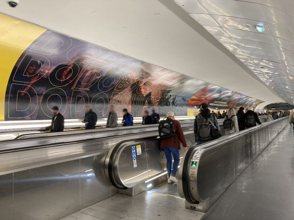 Publicité Vueling metro event paris 11