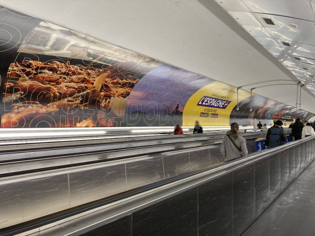 Publicité Vueling metro event paris 2