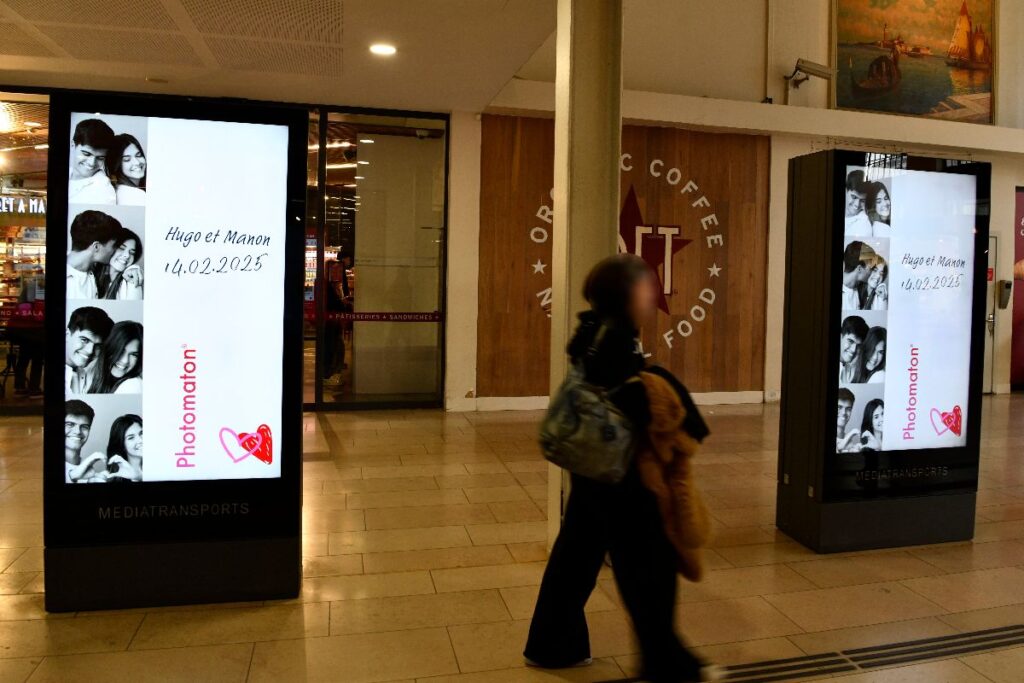 Publicité photomaton gare paris 4