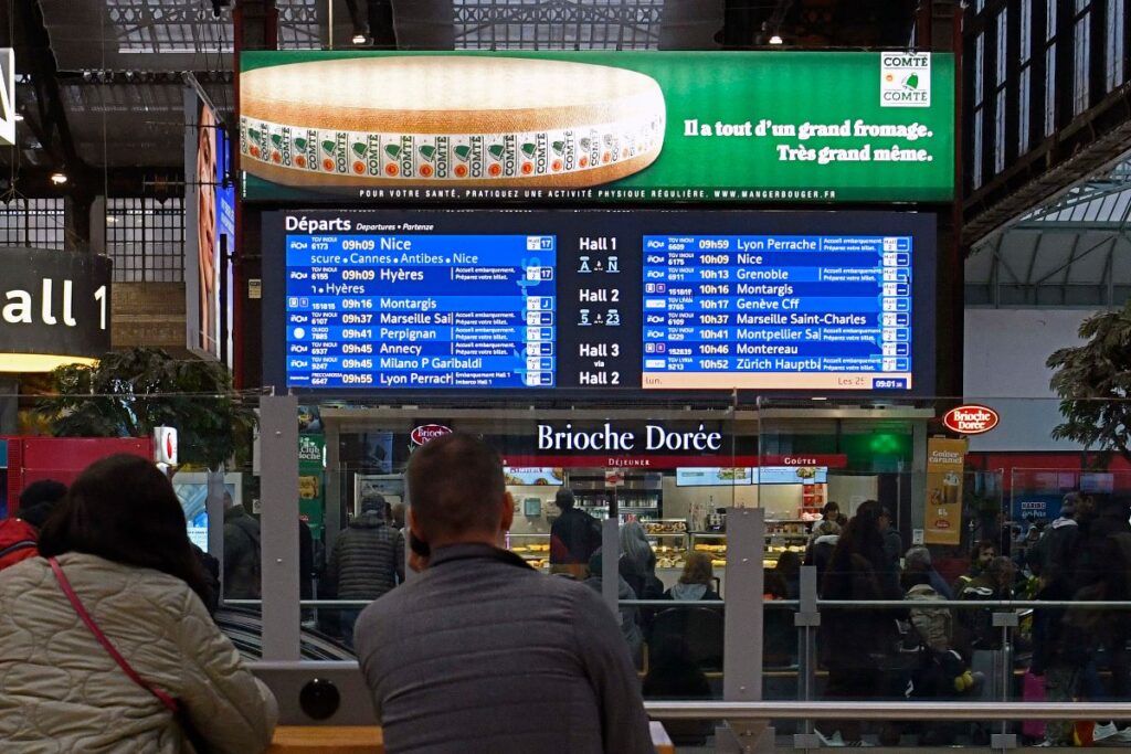 Publicité Comte Gare Paris 2