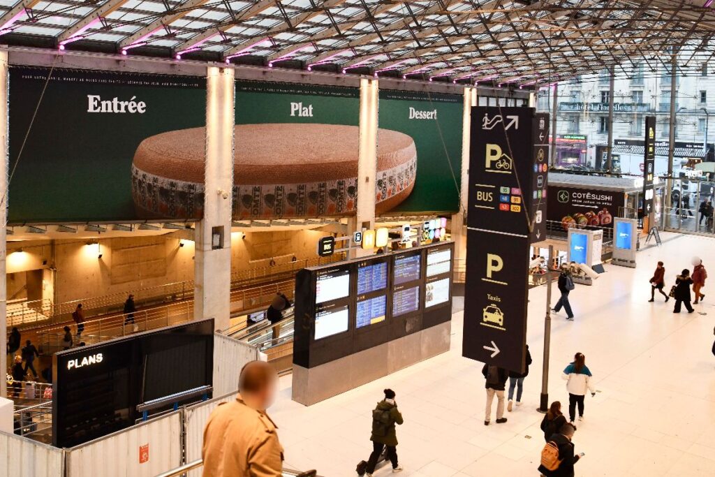 Publicité Comte Gare Paris 4