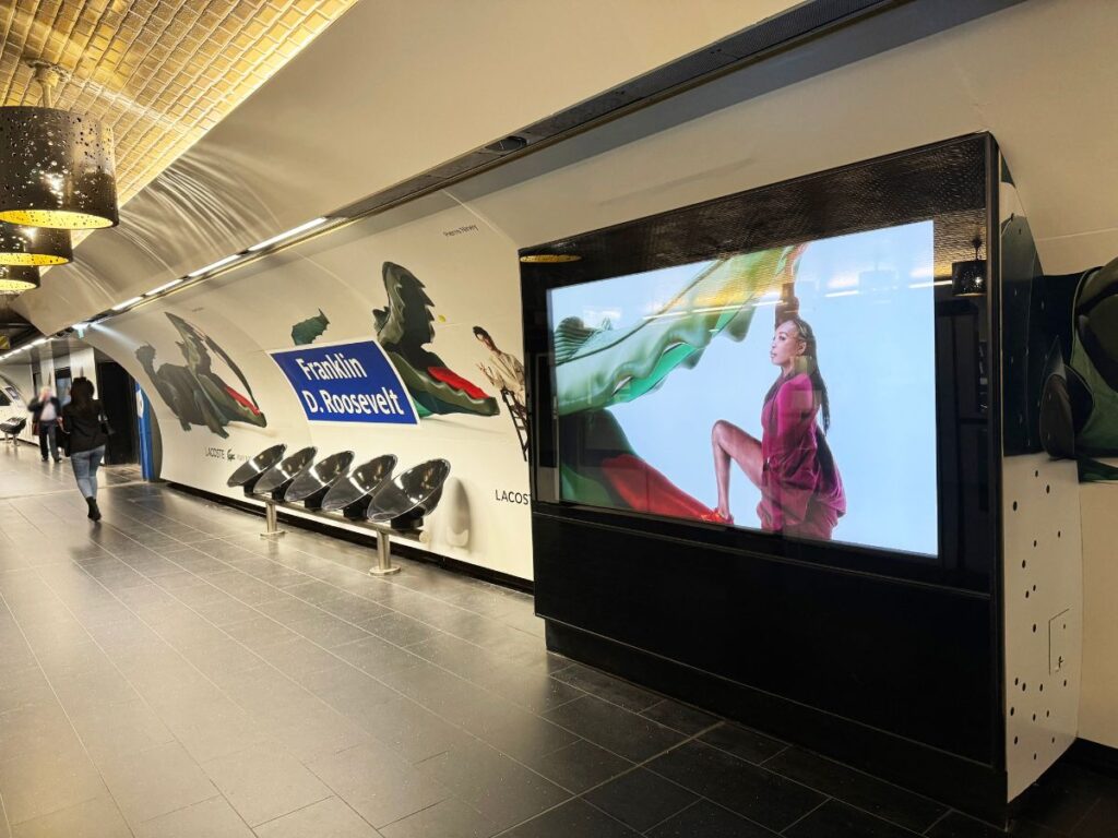 Publicité-Lacoste-Event-Metro-Paris-2