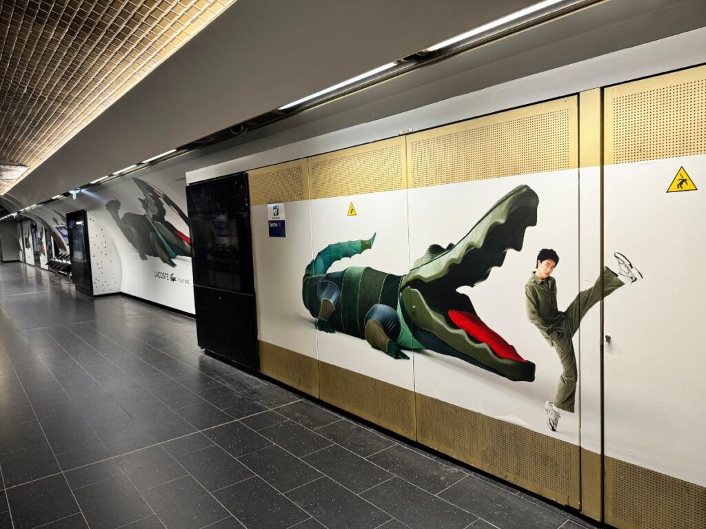 Publicité-Lacoste-Event-Metro-Paris-4