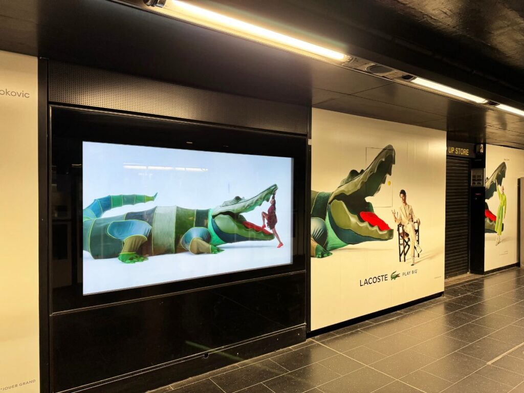 Publicité Lacoste Event Metro Paris 5