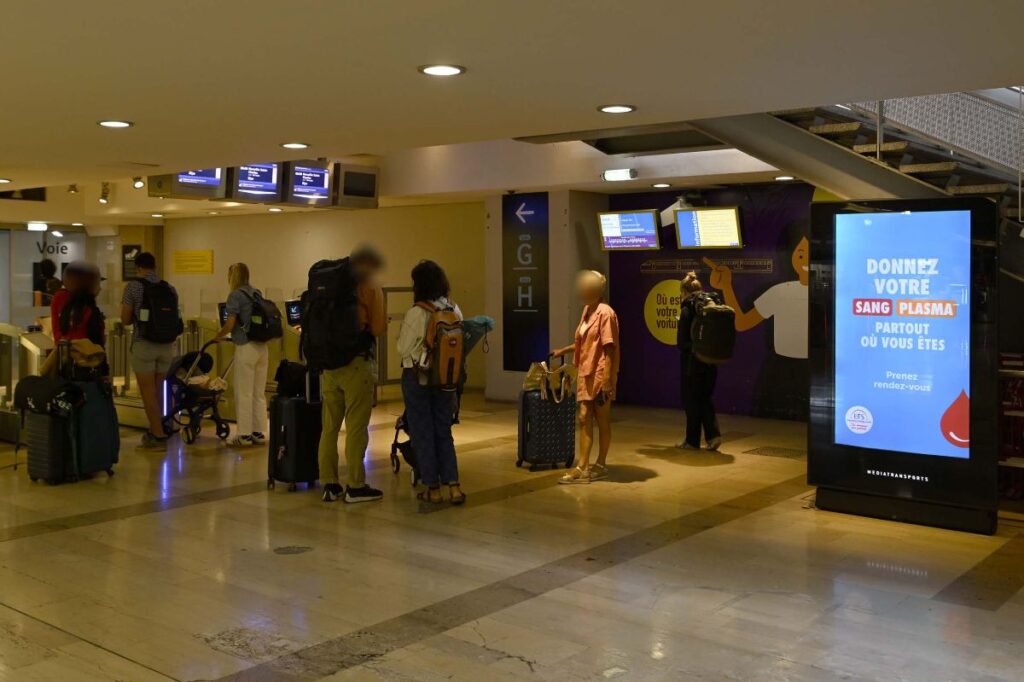 Publicité EFS programmatique Paris 4