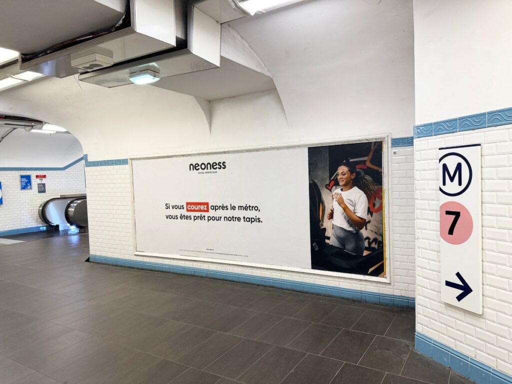 Publicité métro Neoness Paris 1
