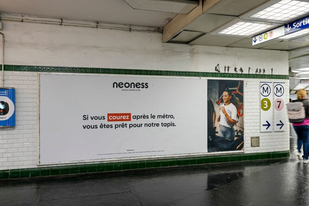 Publicité métro Neoness Paris 2