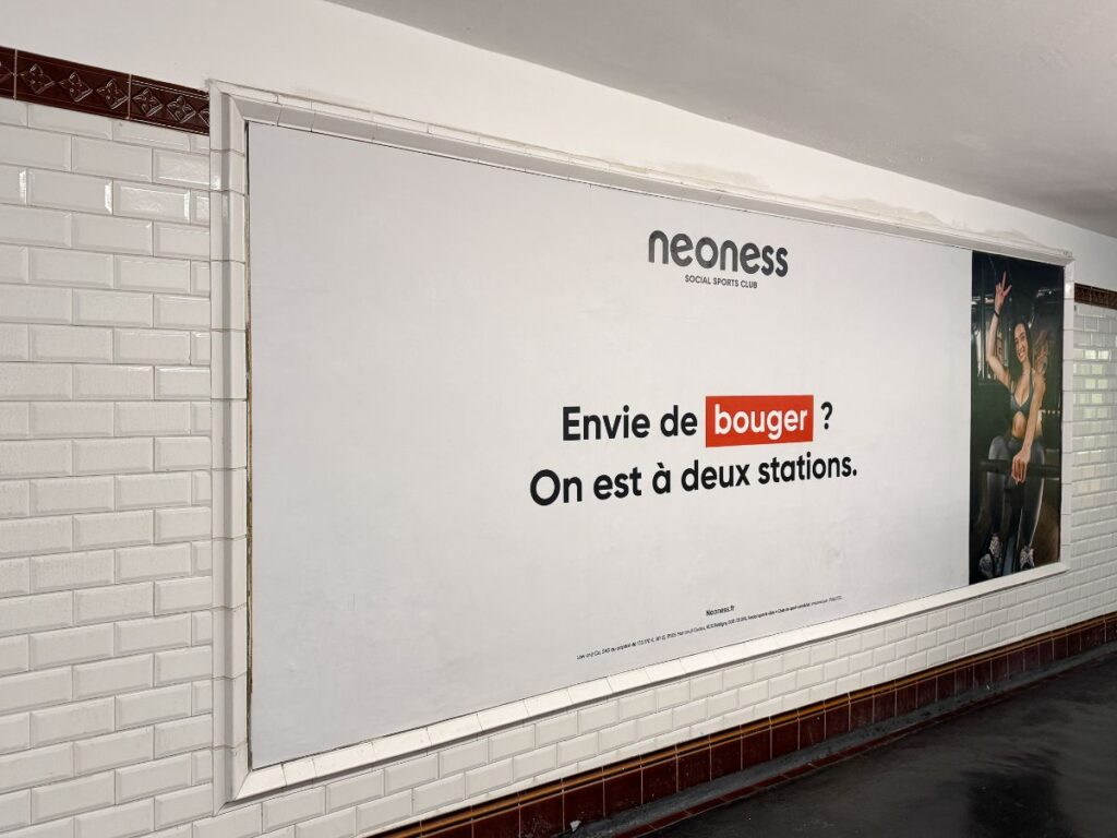 Publicité métro Neoness Paris 3