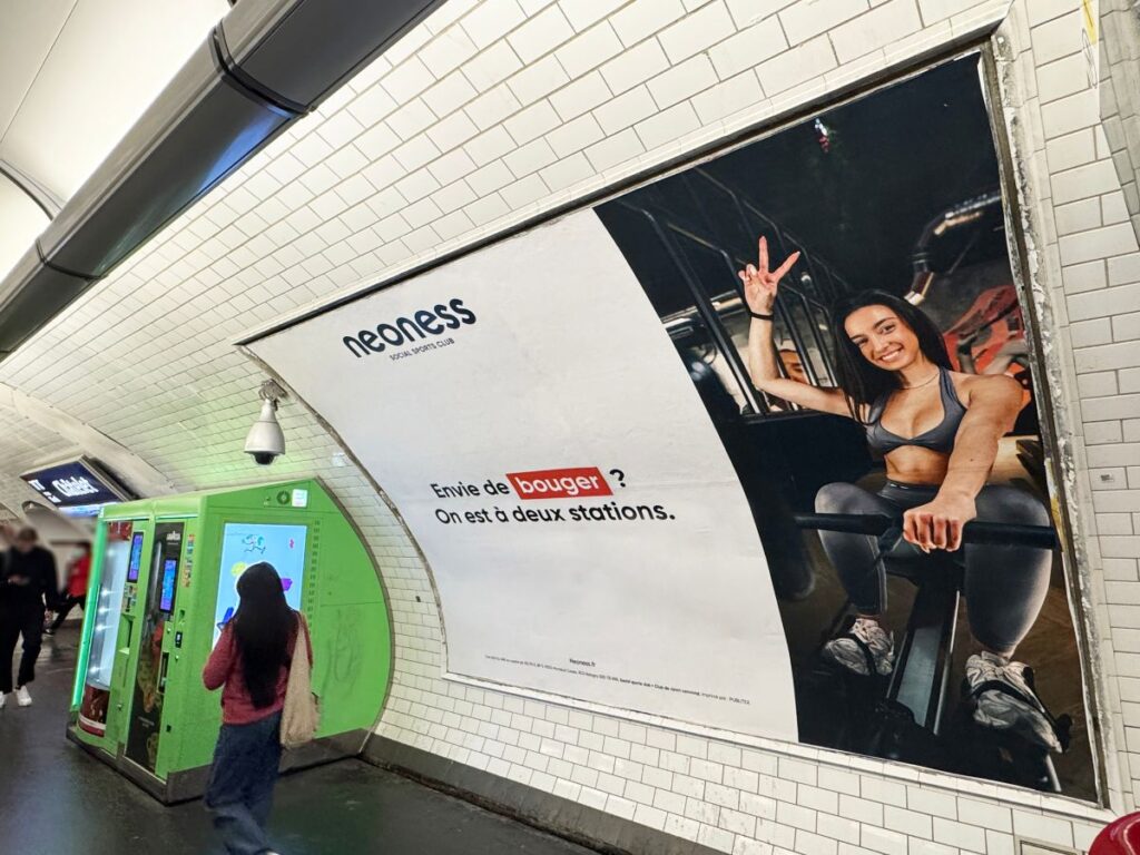 Publicité métro Neoness Paris 5