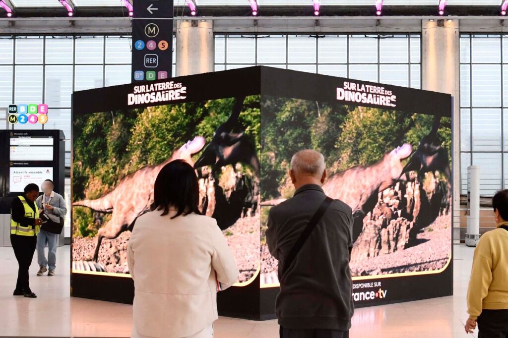 Publicité FranceTV cube3D Event Gare 2