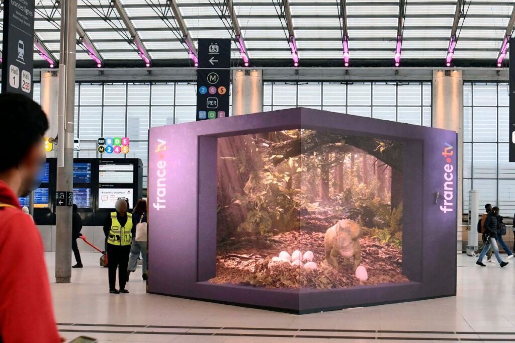 Publicité FranceTV cube3D Event Gare 5