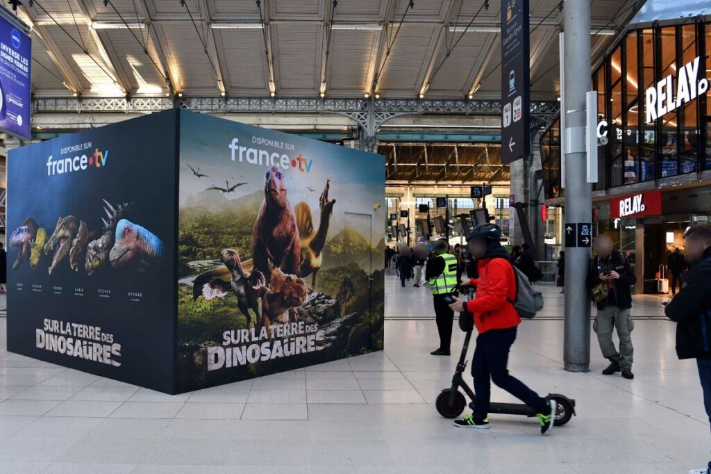 Publicité FranceTV cube3D Event Gare 7