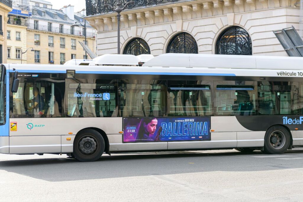 Publicité Ballerina bus paris 2