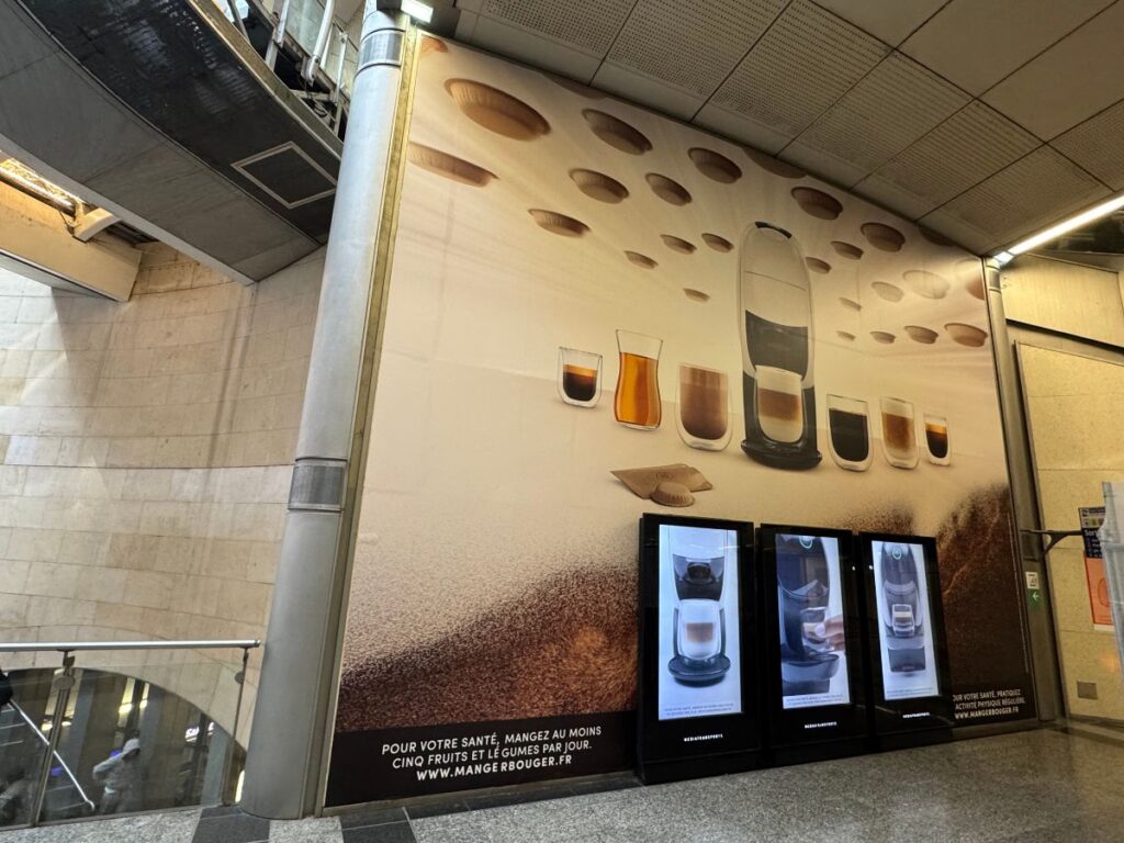 Publicité Event Nespresso Saint Lazare Paris 3