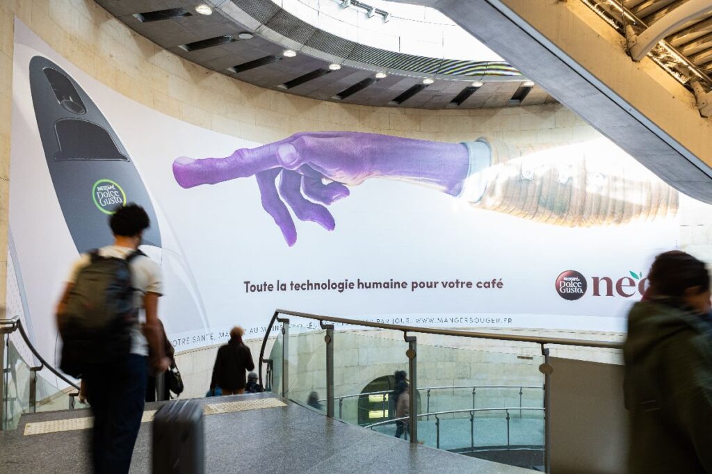 Publicité Event Nespresso Saint Lazare Paris 4