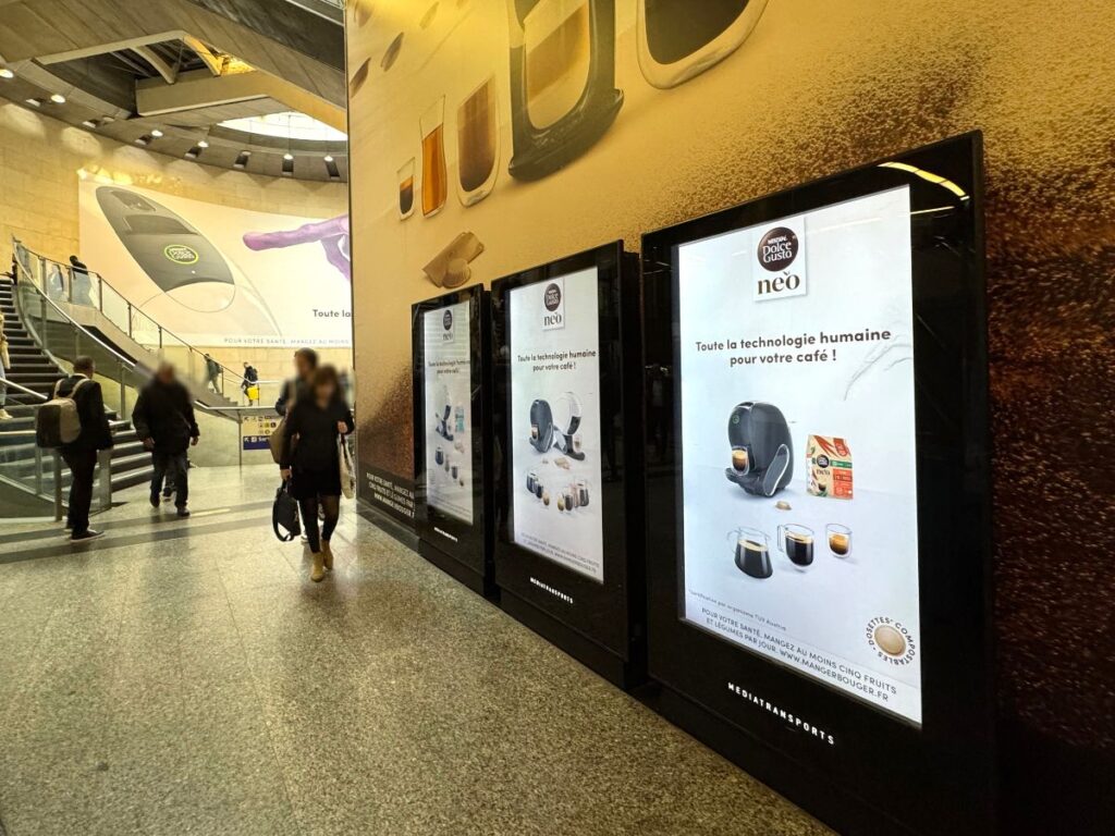 Publicité Event Nespresso Saint Lazare Paris 7