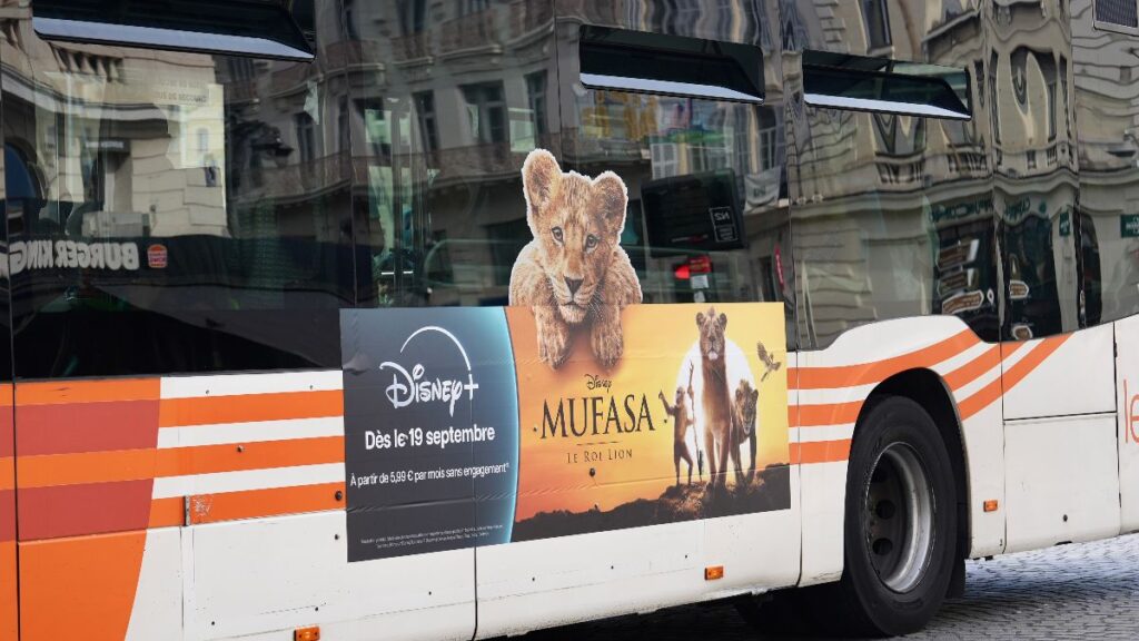 Publicité bus Disney Marseille 1