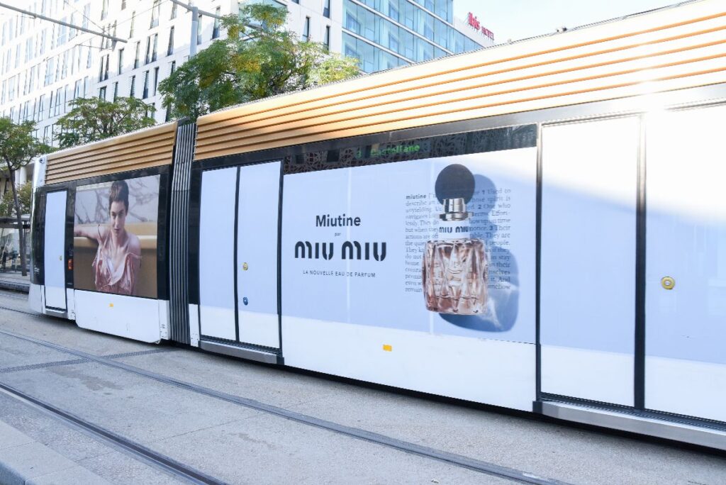 Publicité event MiuMiu tramway Marseille 2