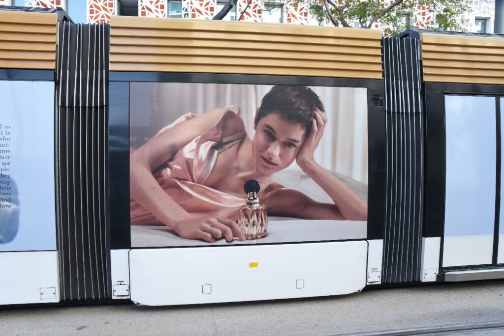 Publicité event MiuMiu tramway Marseille 5