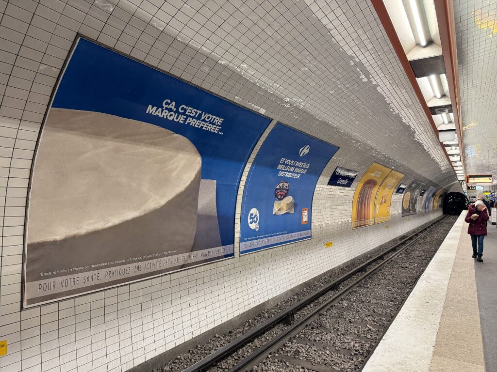 Publicité Carrefour metro paris 1