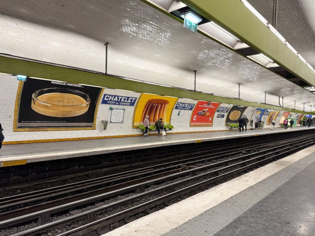 Publicité Carrefour metro paris 2