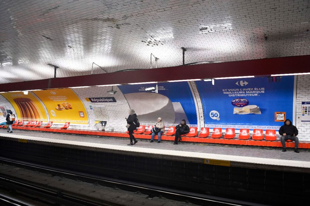 Publicité Carrefour metro paris 3