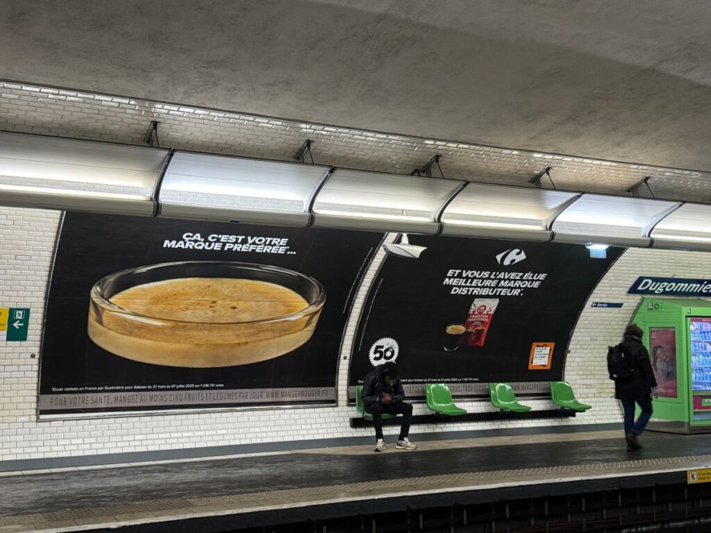 Publicité Carrefour metro paris 5