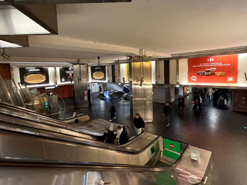 Publicité Carrefour metro paris 6