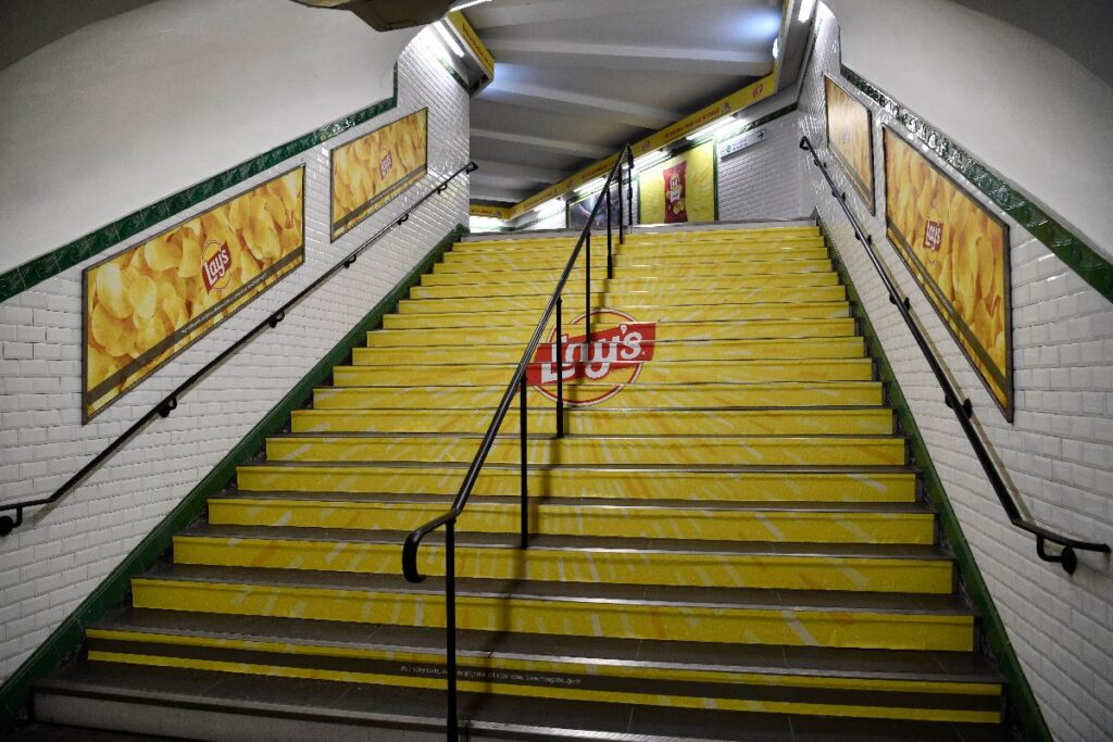 Publicité-Lay's-Porte-de-Versailles-Metro-Paris-11