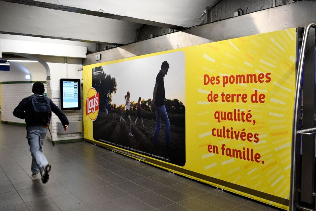 Publicité Lay's Porte de Versailles Metro Paris 7