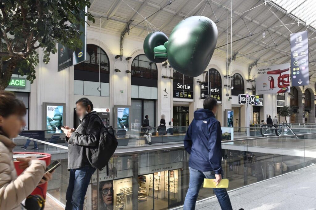 Publicité Ikea gare paris 1
