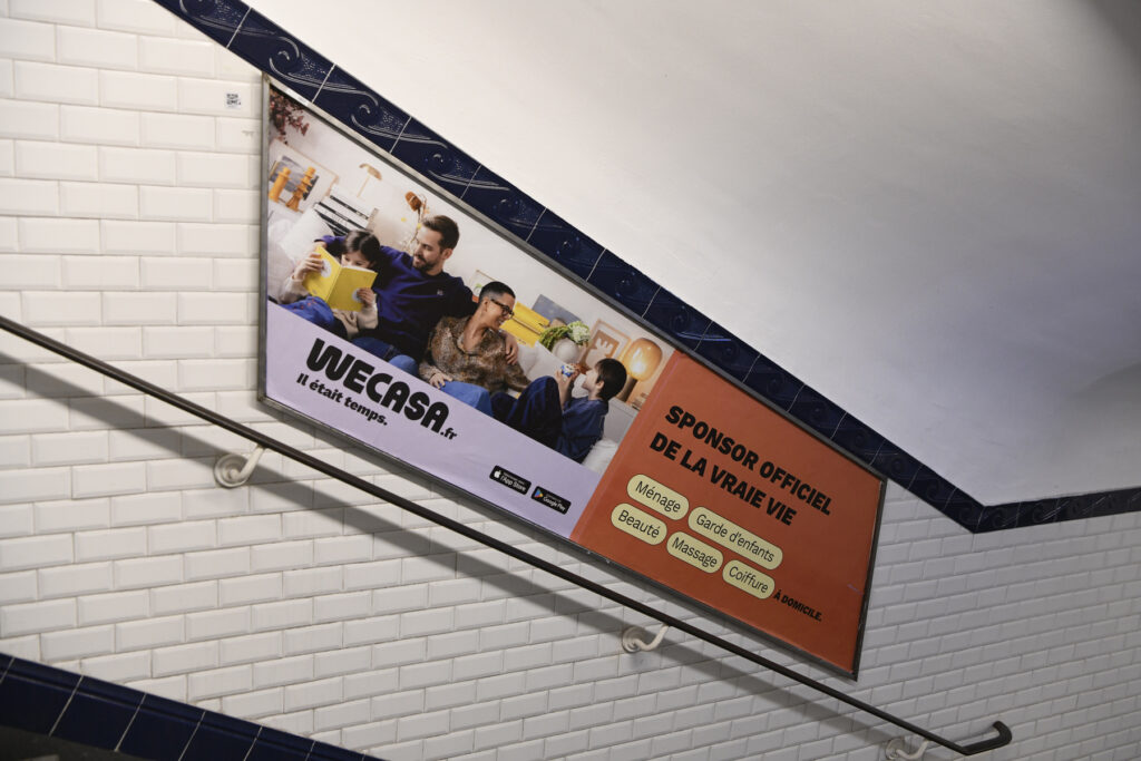 Publicité WeCasa metro paris 1