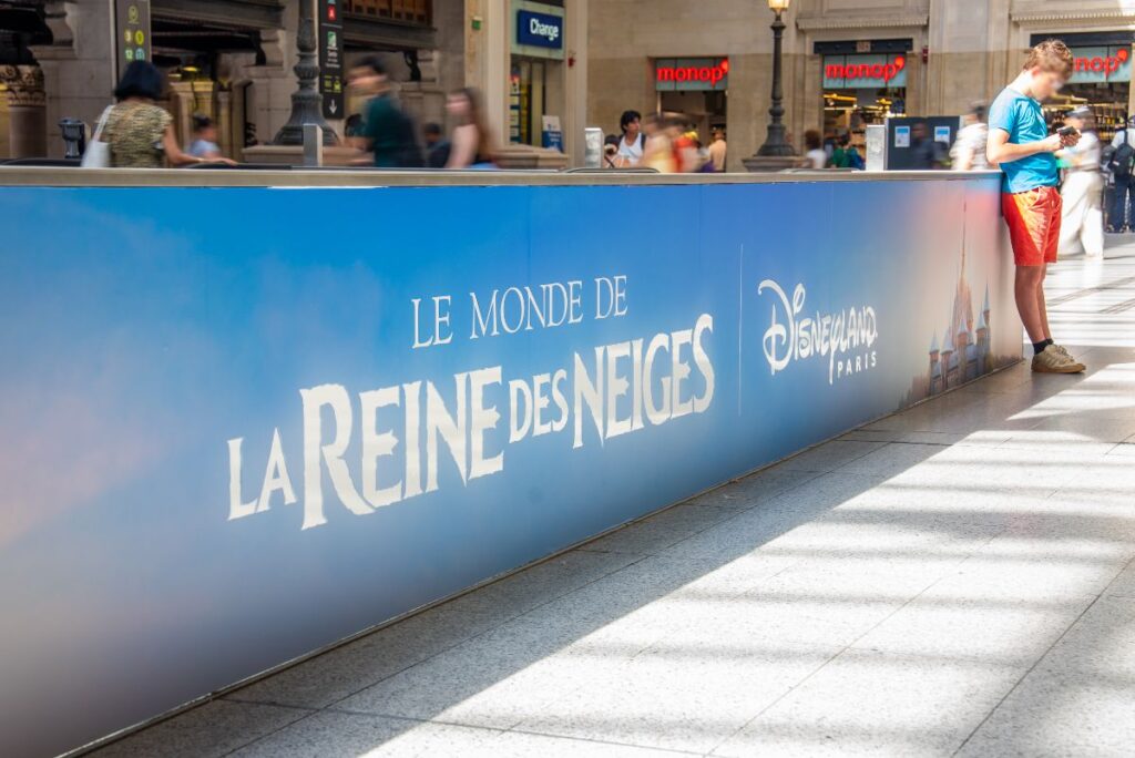 Affichage publicitaire événementiel dans la gare Saint Lazare 6