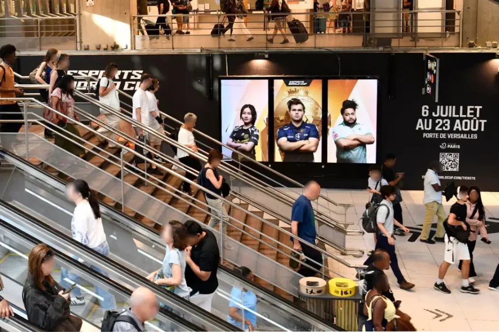 Affichage publicitaire événementiel dans la gare du nord