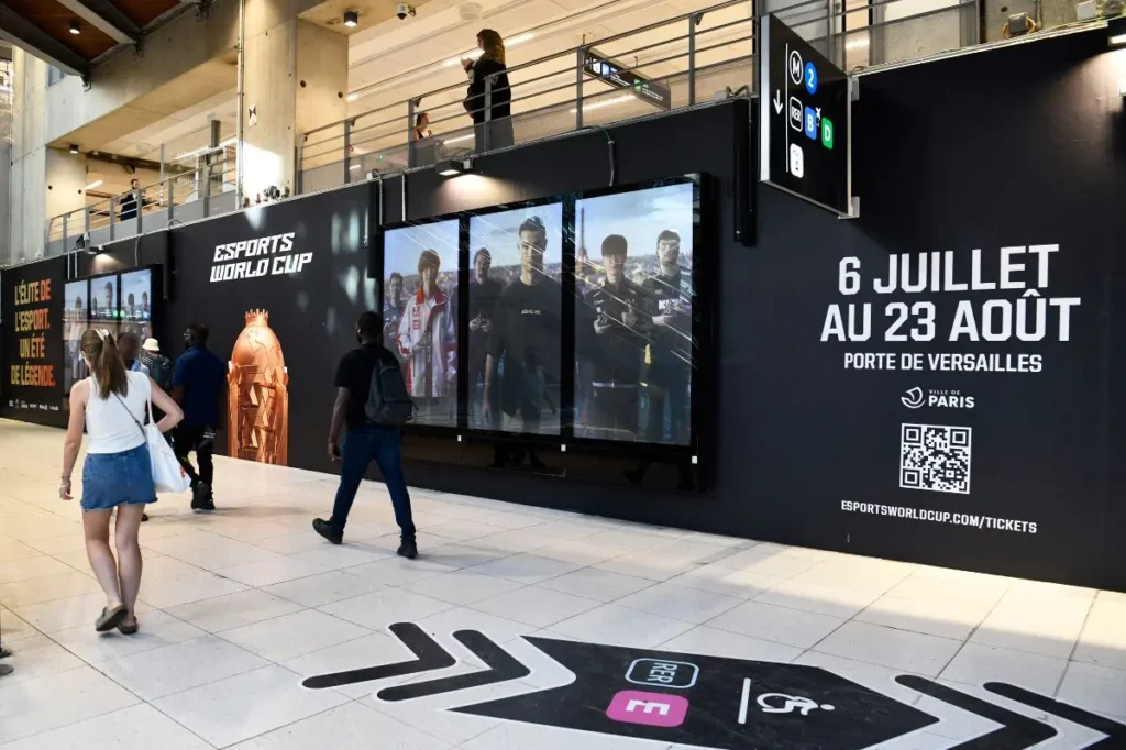 Affichage publicitaire événementiel dans la gare du nord
