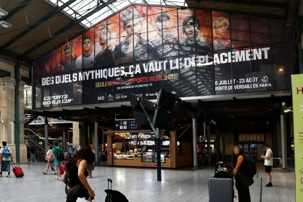 Affichage publicitaire événementiel dans la gare du nord