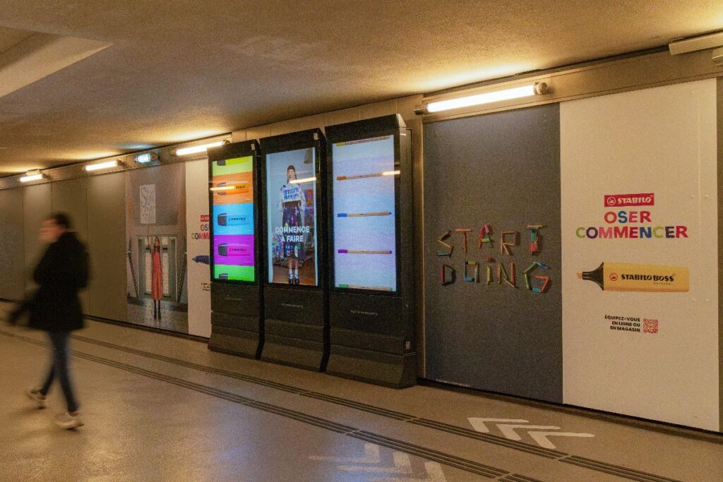 Affichage publicitaire événementiel dans la gare de Bordeaux